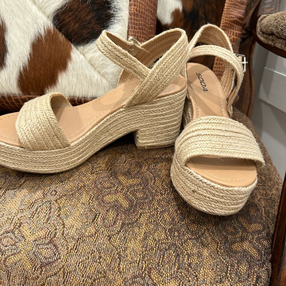 Soda Women's Cream Platform Sandals